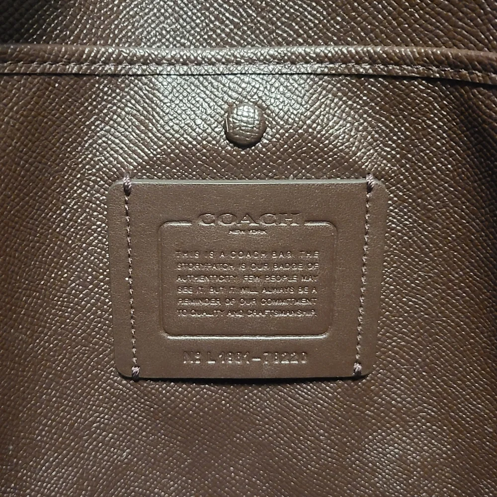 - Coach Charlie Carryall 40 Taupe - Picture 13 of 16